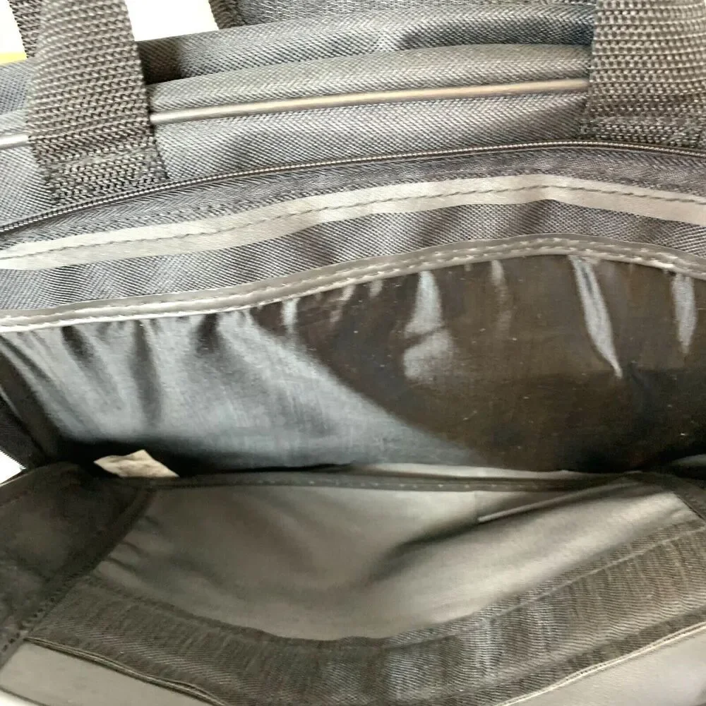 Protege Laptop Notebook Carry Case Footed Bottom Top Handle Should Strap